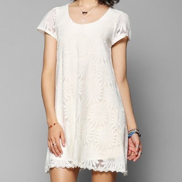 Urban Outfitters Dresses & Skirts - Urban Outfitters Lace Floral Lace Trapeze Dress Cream Mini Size Small